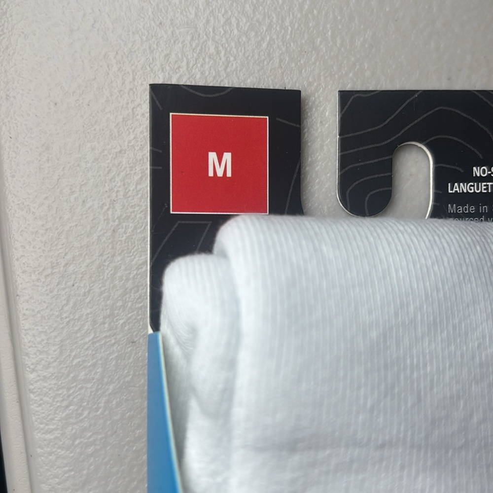Balega White Hidden Comfort Socks size - Picture 3 of 6